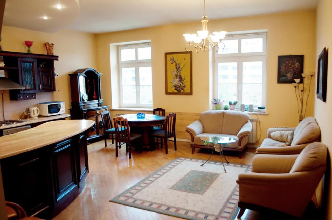 Two Bedroom Luxury Apartment Lviv Exterior foto